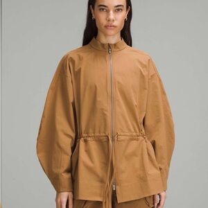 Lululemon Cinch-Waist Stretch Shirt Jacket
Bold Beige medium